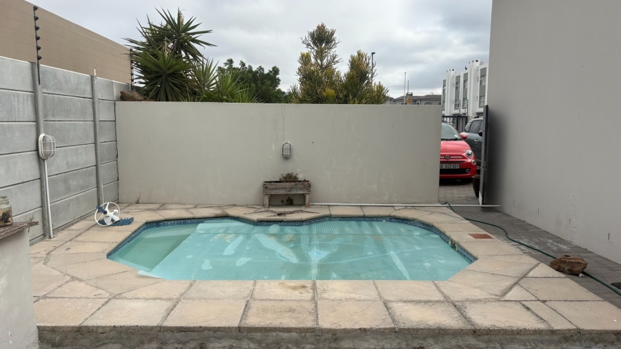 To Let 3 Bedroom Property for Rent in Parklands North Western Cape